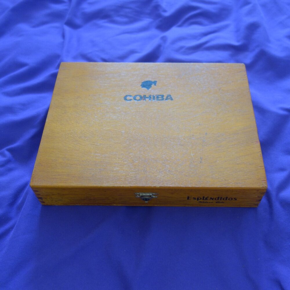 Cohiba Esplendidos Habanos S.A. Hecho a Cuba Totalmente a Mano Cigar Box